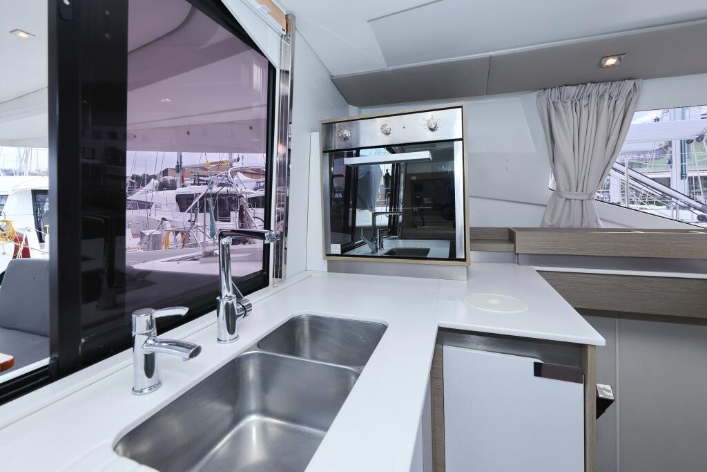 Fountaine Pajot Elba 45 Sun Office