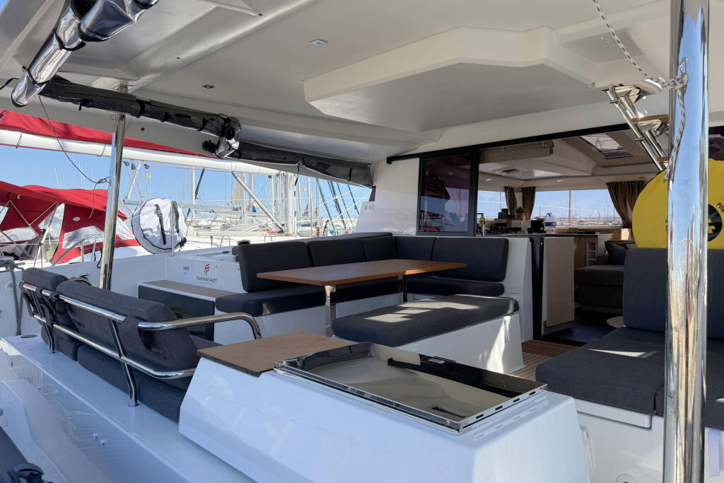 Fountaine Pajot Elba 45 Yara