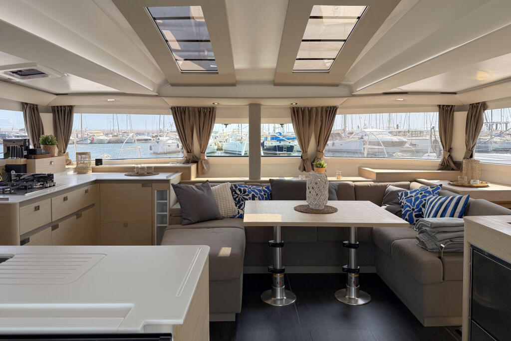 Fountaine Pajot Elba 45 Yara