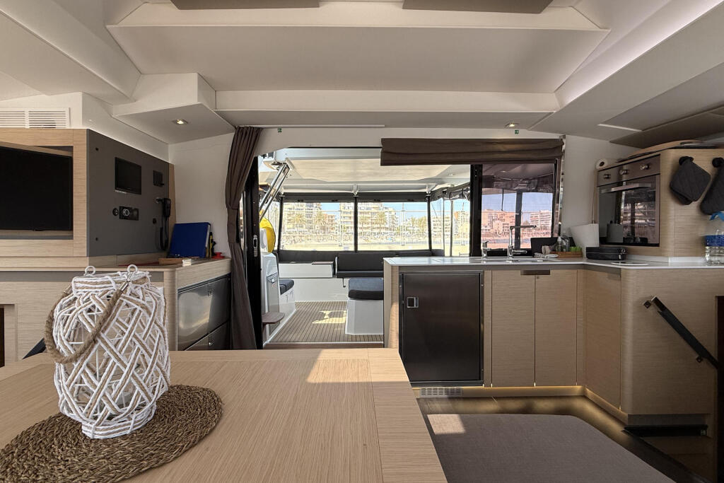 Fountaine Pajot Elba 45 Yara