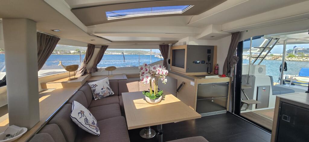 Fountaine Pajot Elba 45 Ruinart
