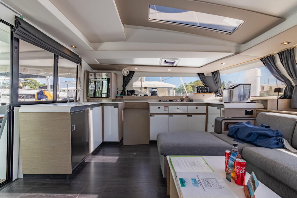 Fountaine Pajot Elba 45 Gelos