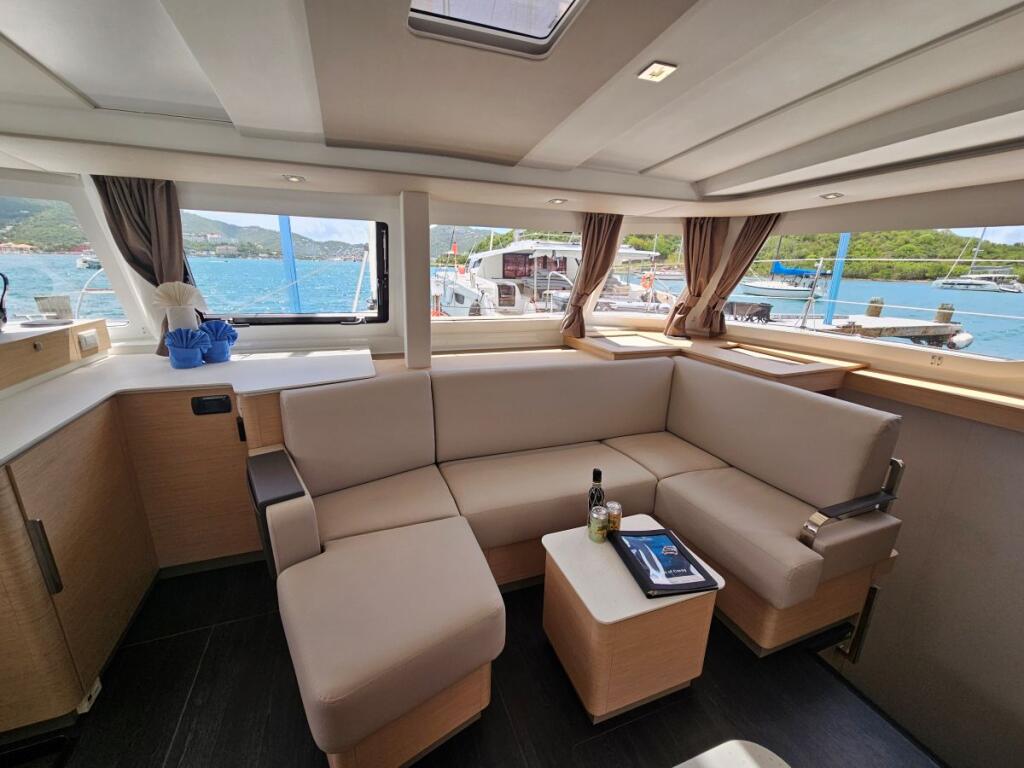 Fountaine Pajot FP 41 Maesto 3 Irish Exit