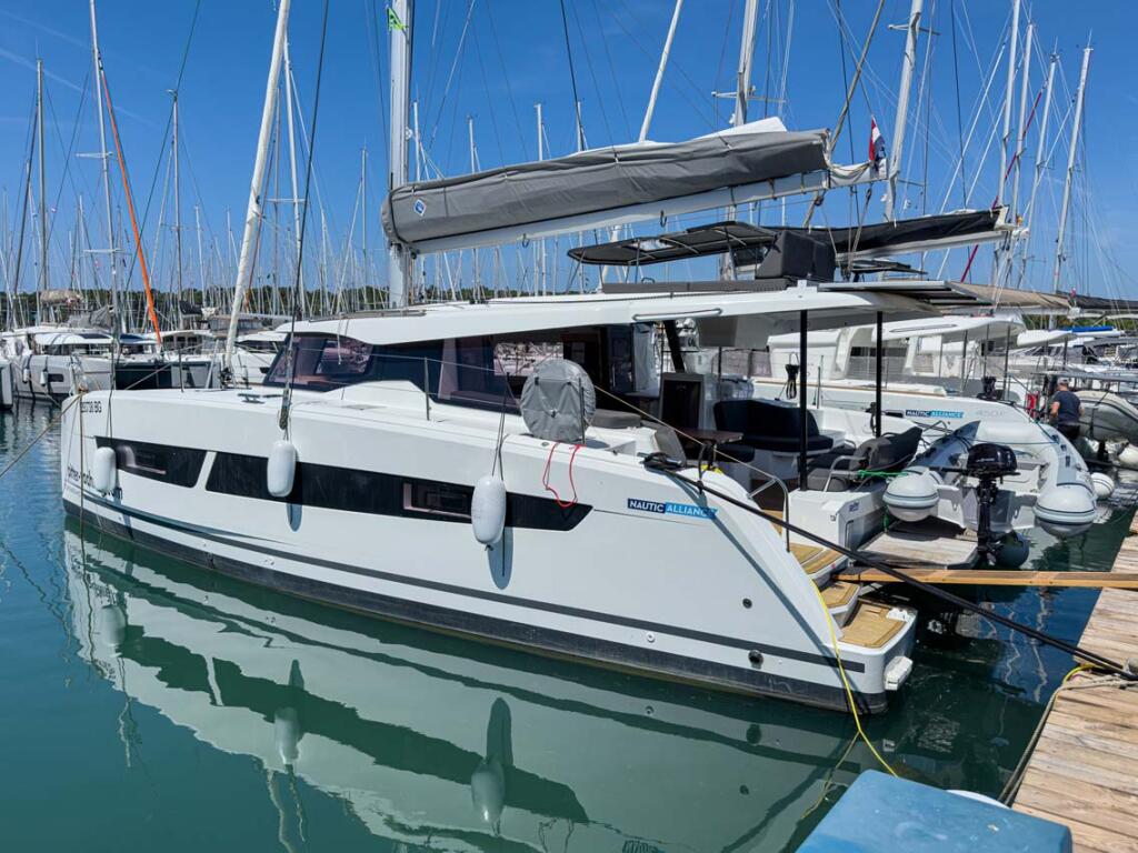 Fountaine Pajot FP 41 Quatuor 3 Acamar