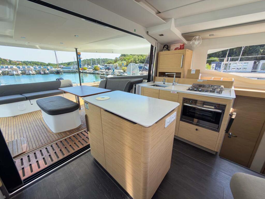 Fountaine Pajot FP 41 Quatuor 3 Acamar