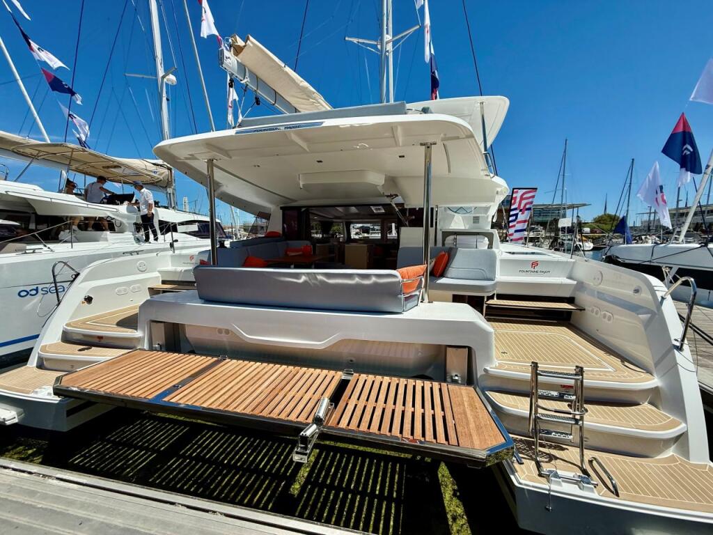 Fountaine Pajot FP 44 Maestro Raven