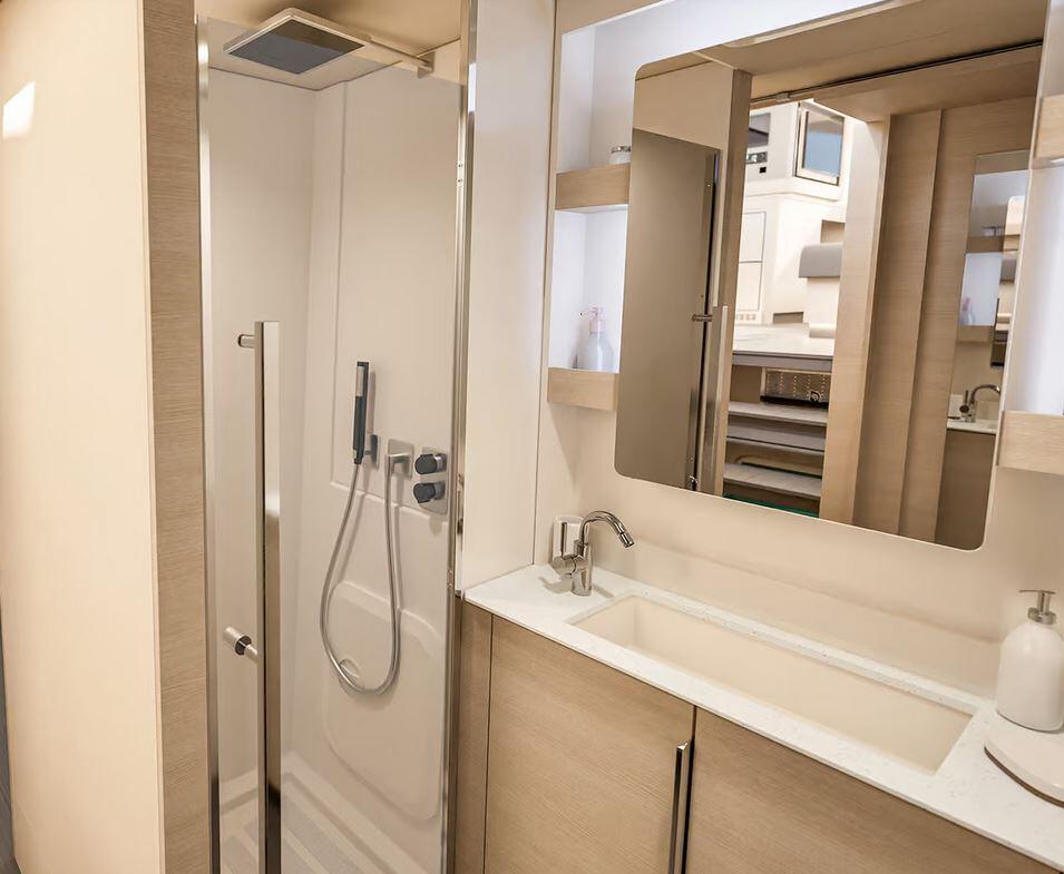 Fountaine Pajot FP 44 Quatuor ELECTRIC MANATEE 
