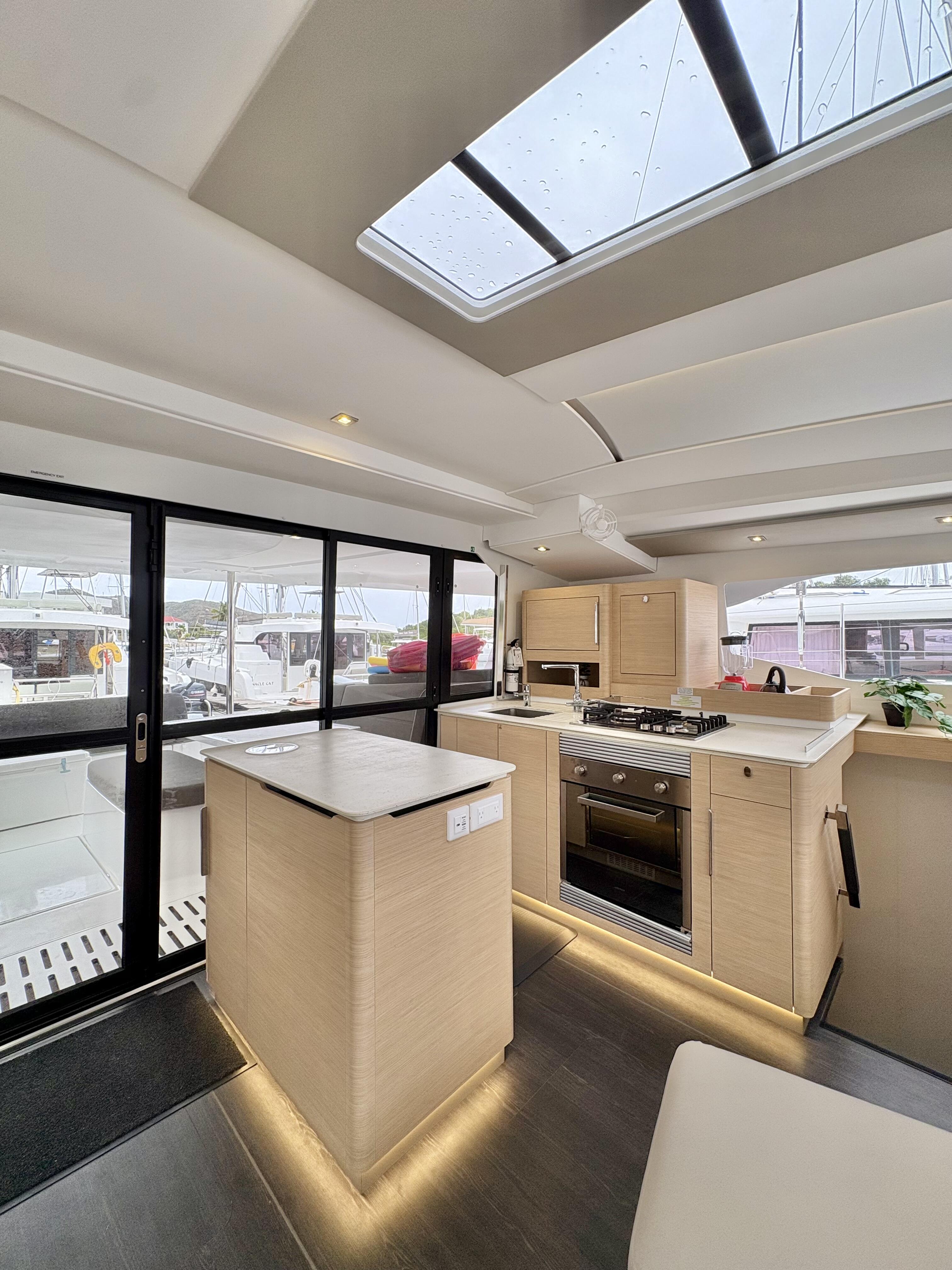 Fountaine Pajot FP 44 Quatuor Emma Rose