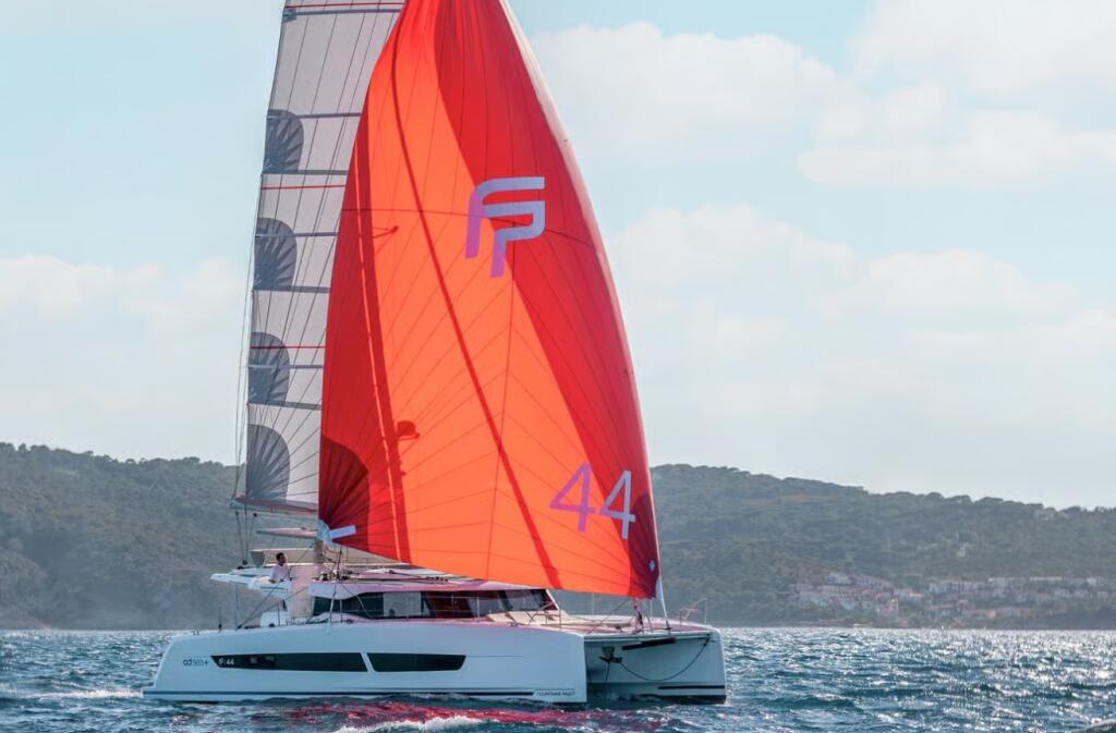 Fountaine Pajot FP 44 Quatuor NEWTON'S CRADLE