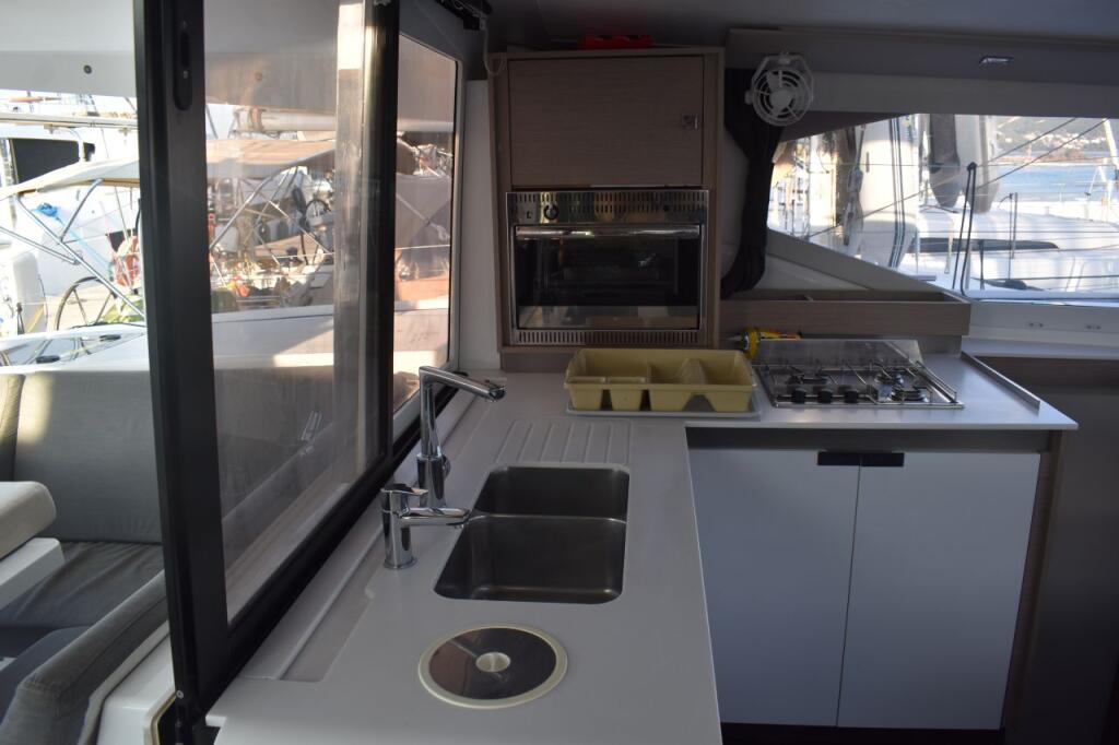 Fountaine Pajot Isla 40 SEA BREEZE 