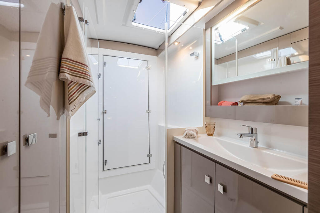 Fountaine Pajot Isla 40 Monkey Puppy