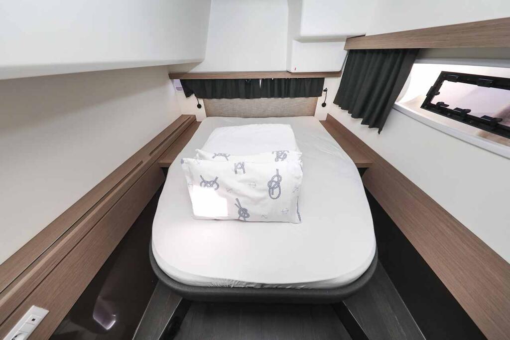 Fountaine Pajot Isla 40 Orion