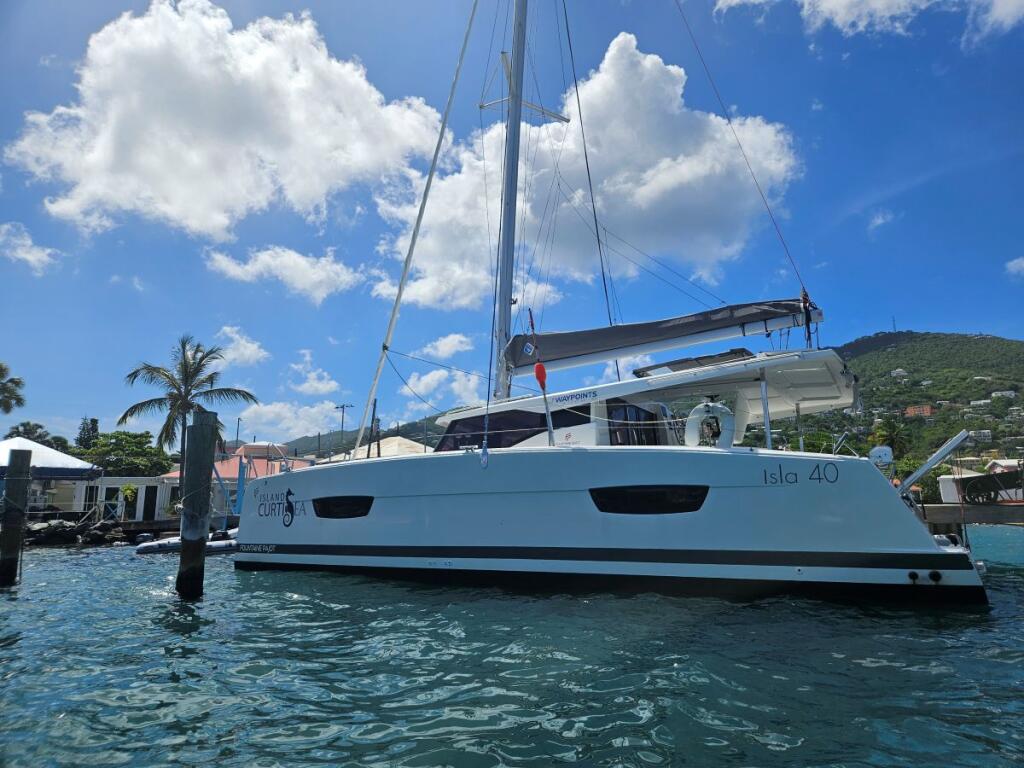 Fountaine Pajot Isla 40 Island Curtisea