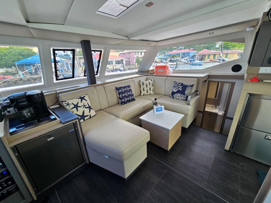 Fountaine Pajot Isla 40 Island Curtisea