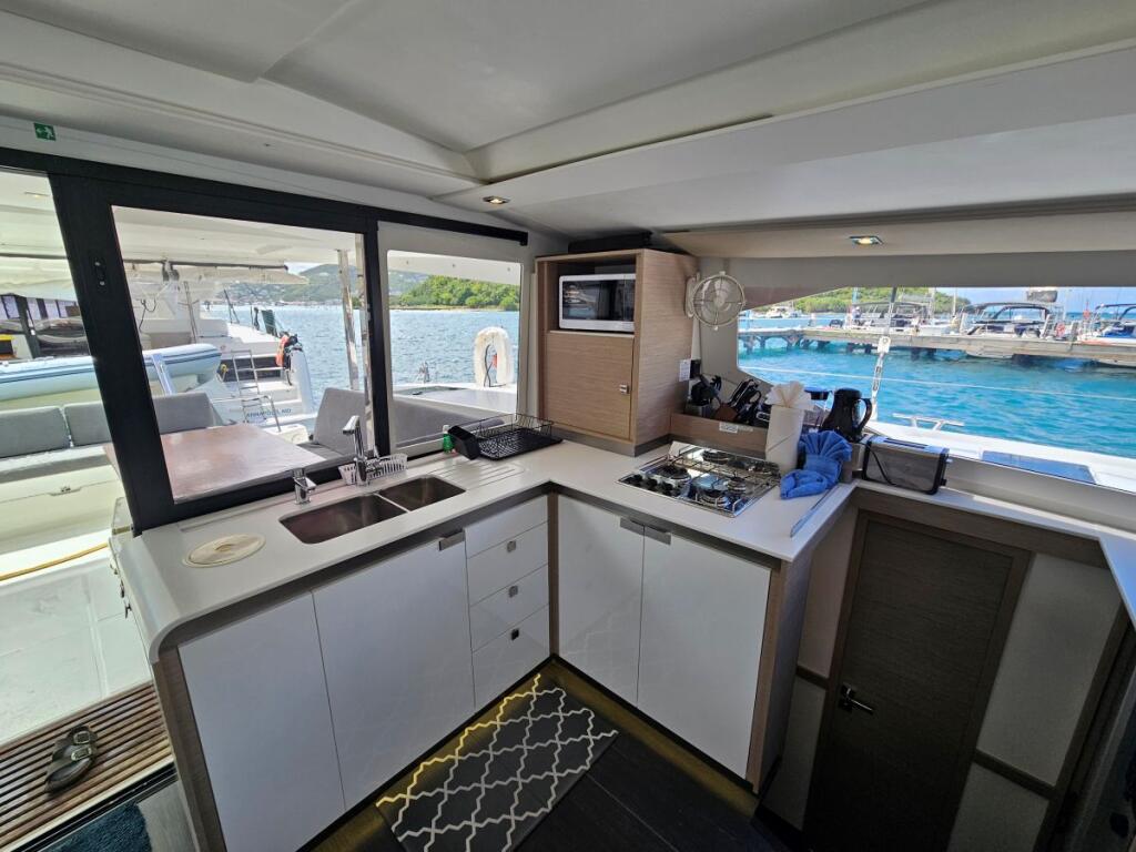 Fountaine Pajot Isla 40 Island Curtisea