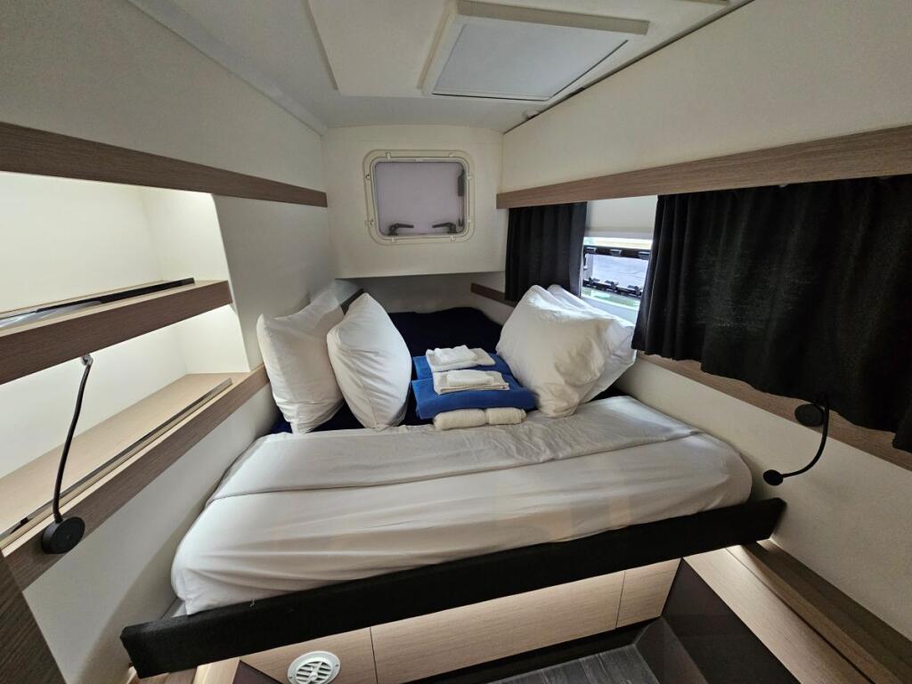 Fountaine Pajot Isla 40 Island Curtisea