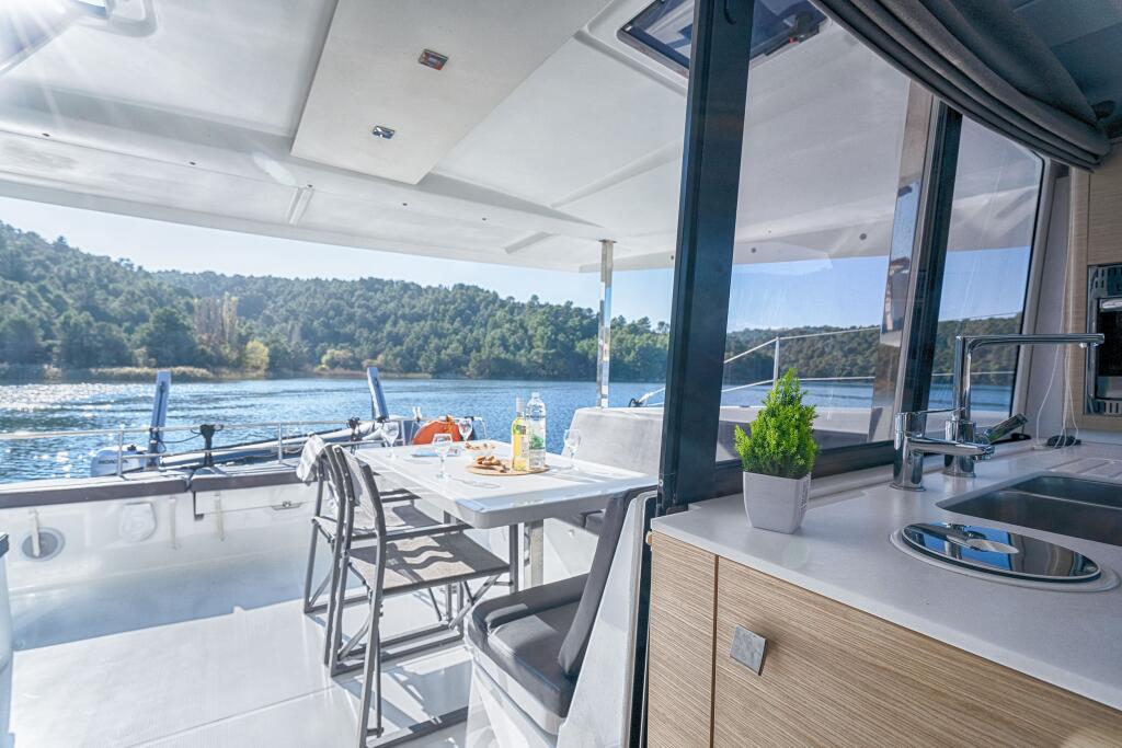 Fountaine Pajot Isla 40 First Step
