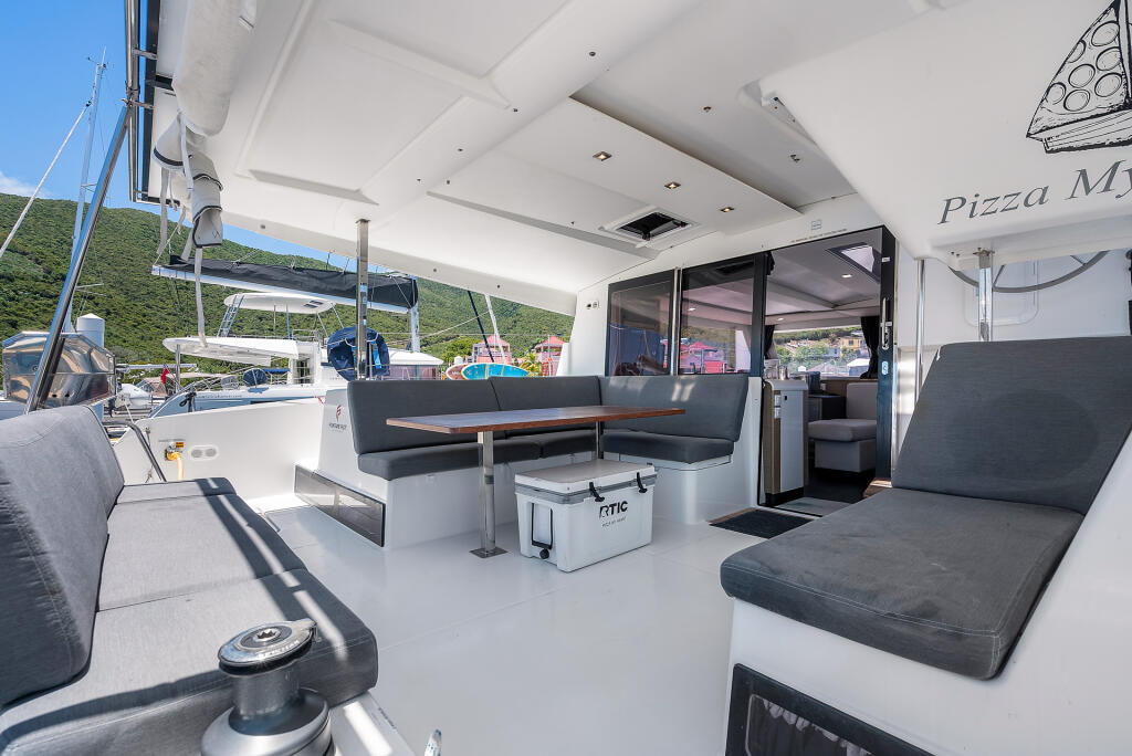 Fountaine Pajot Isla 40 Pizza My Heart