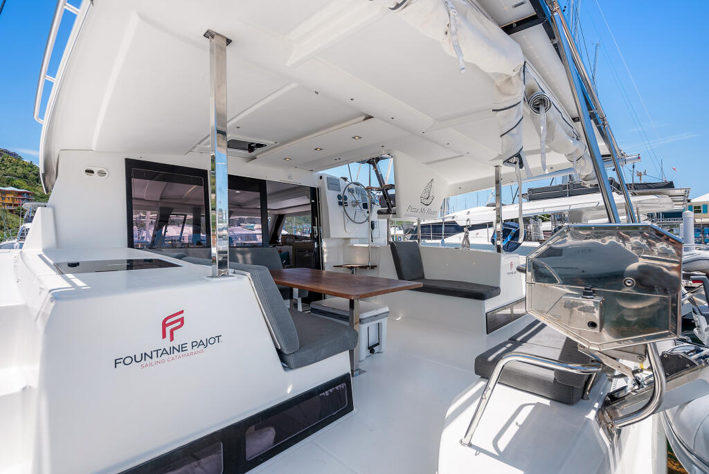 Fountaine Pajot Isla 40 Pizza My Heart