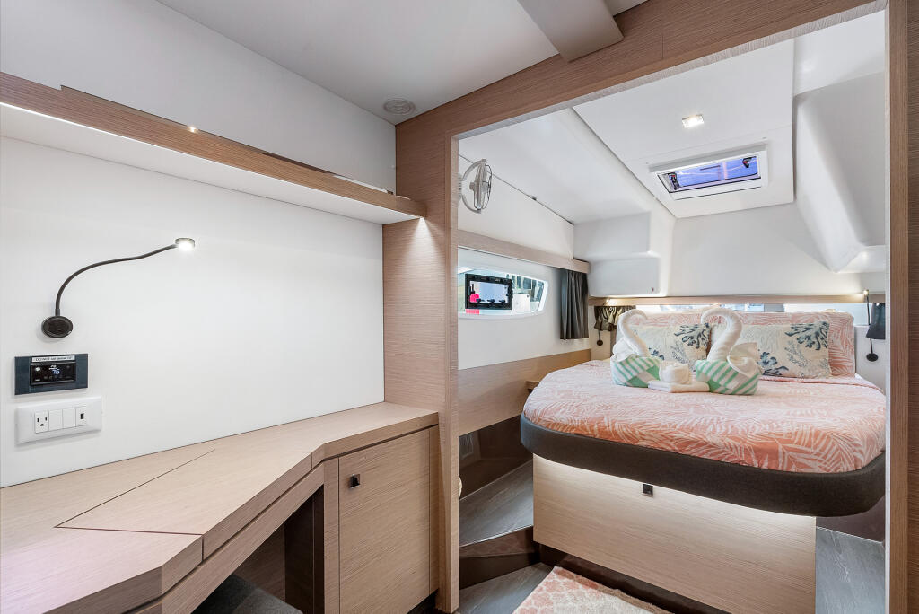 Fountaine Pajot Isla 40 Pizza My Heart