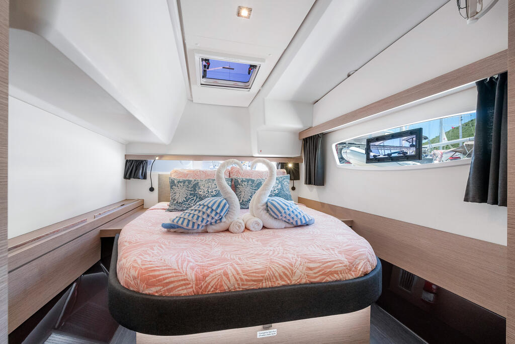 Fountaine Pajot Isla 40 Pizza My Heart