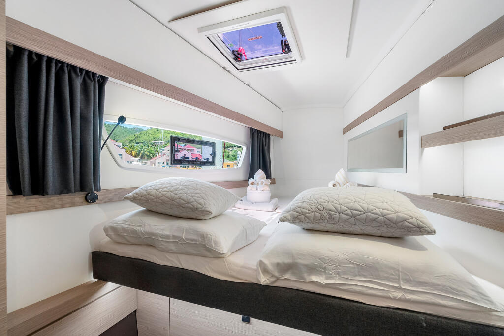 Fountaine Pajot Isla 40 Pizza My Heart