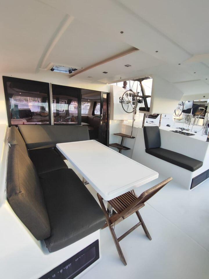 Fountaine Pajot Lucia 40 HYLIA 