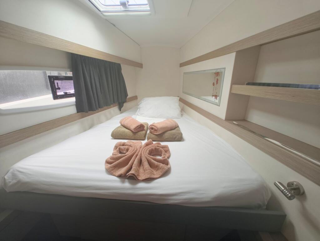 Fountaine Pajot Lucia 40 HAPPY HOUR 