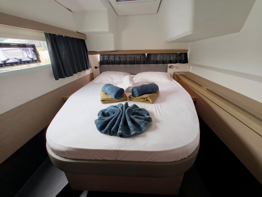 Fountaine Pajot Lucia 40 HAPPY HOUR 