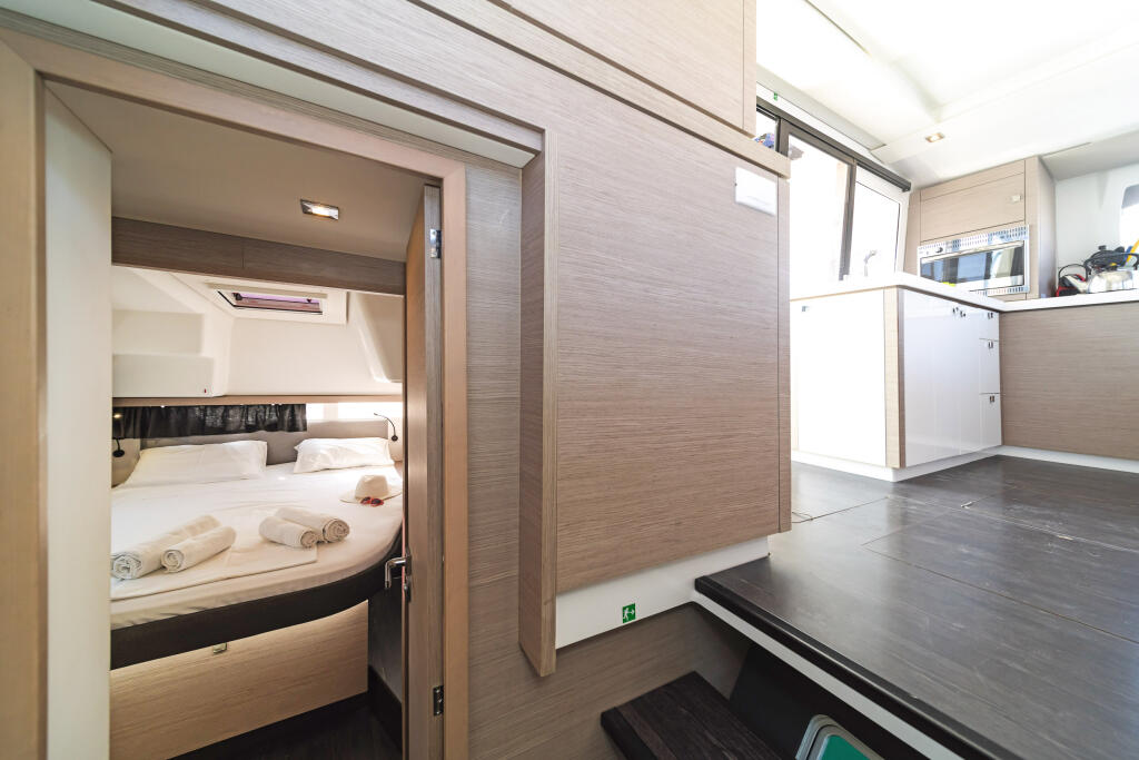 Fountaine Pajot Lucia 40 Fortuna