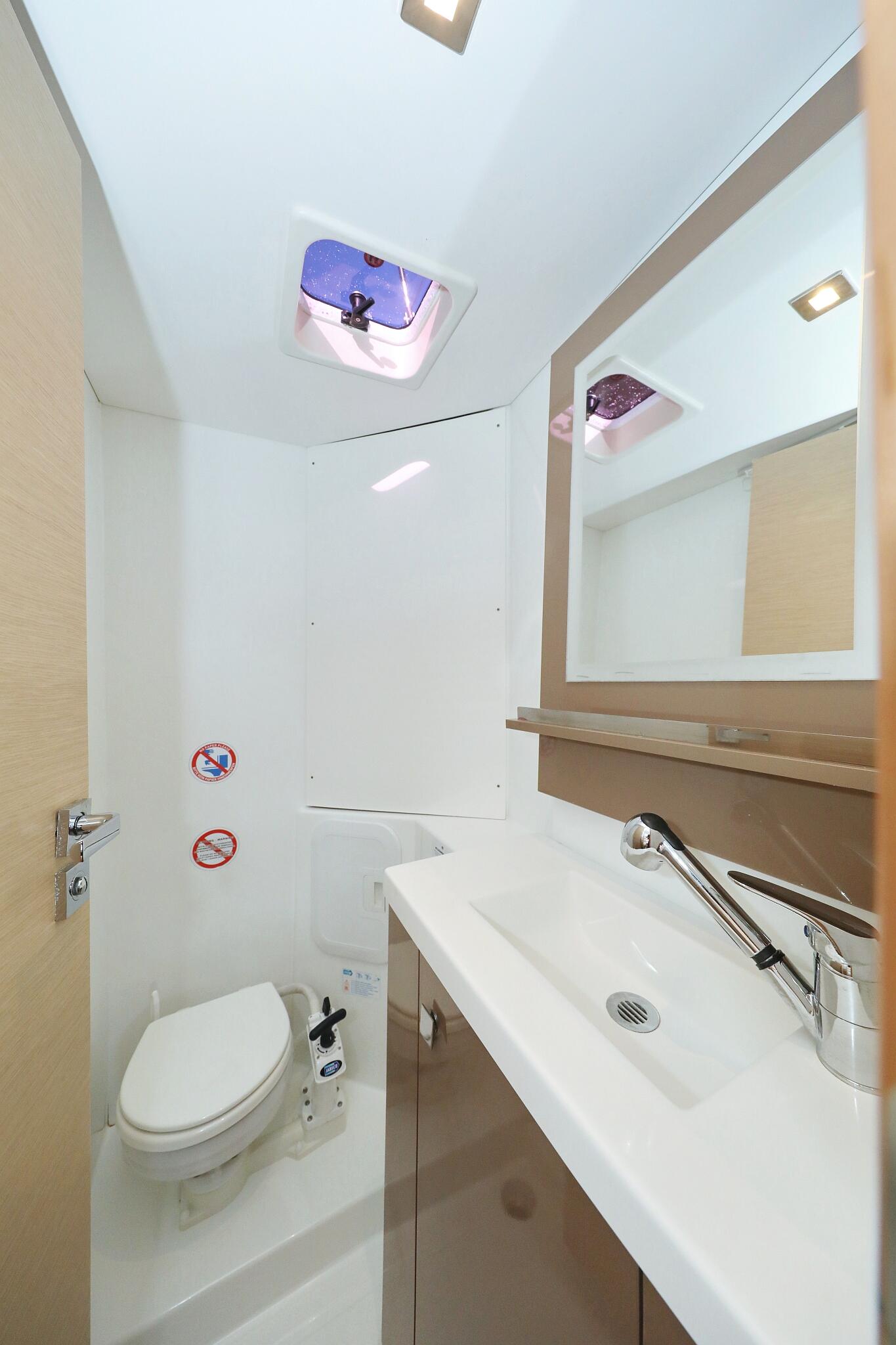 Fountaine Pajot Lucia 40 Why Not