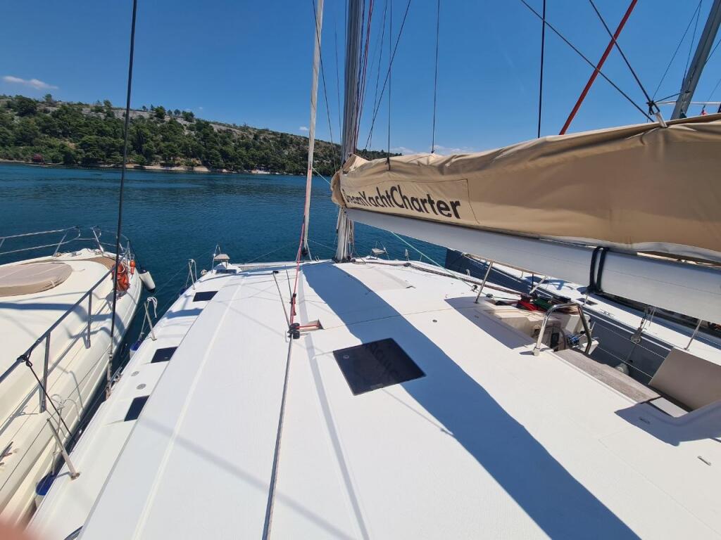 Fountaine Pajot Lucia 40 AKIALOA