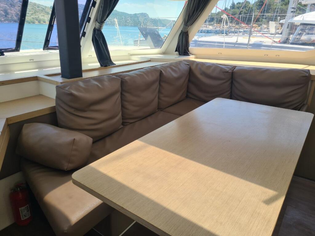 Fountaine Pajot Lucia 40 AKIALOA