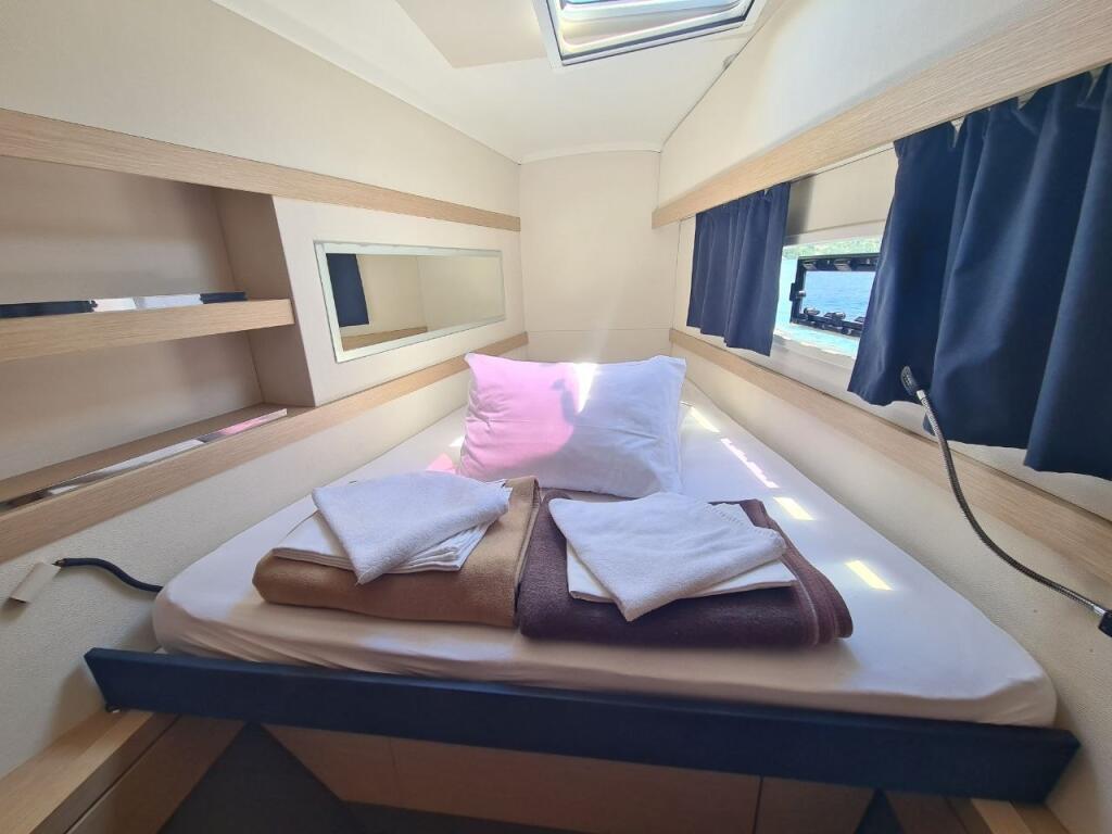 Fountaine Pajot Lucia 40 AKIALOA