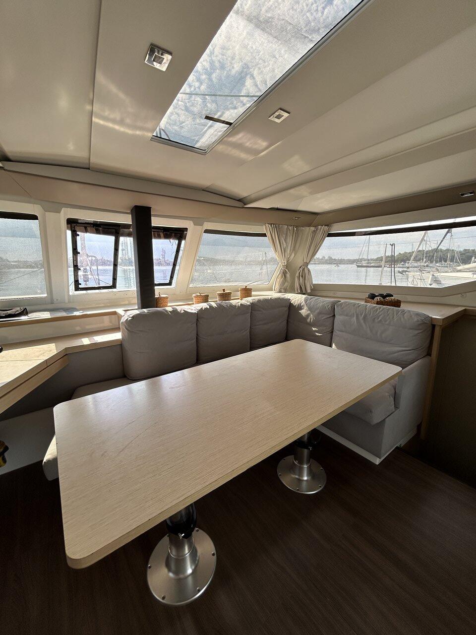 Fountaine Pajot Lucia 40 Go Earth I