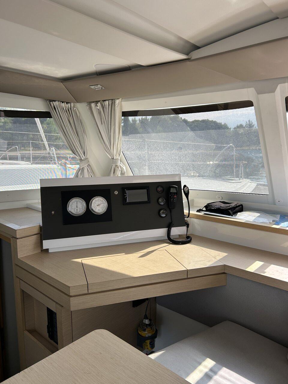 Fountaine Pajot Lucia 40 Go Earth I