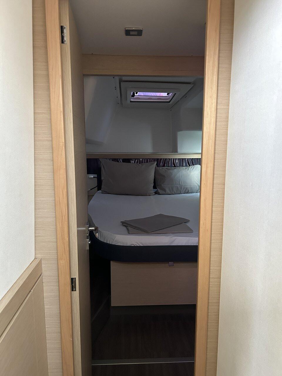 Fountaine Pajot Lucia 40 Go Earth I