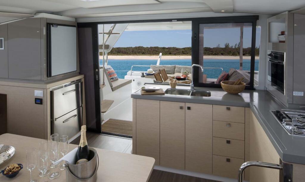 Fountaine Pajot Lucia 40 Luna Rossa II