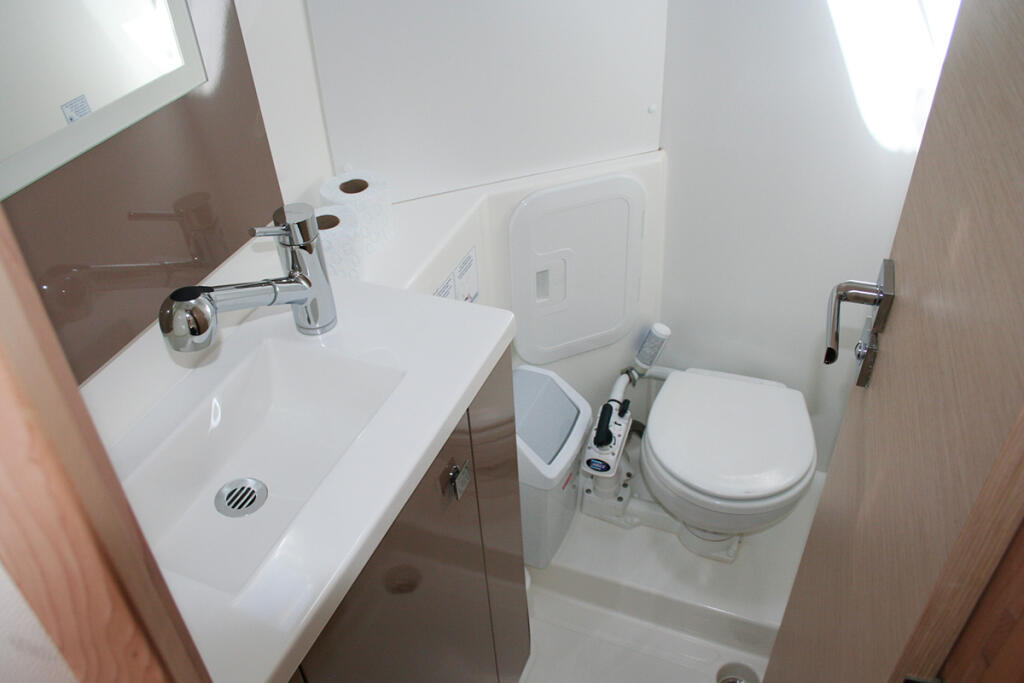 Fountaine Pajot Lucia 40 Admira