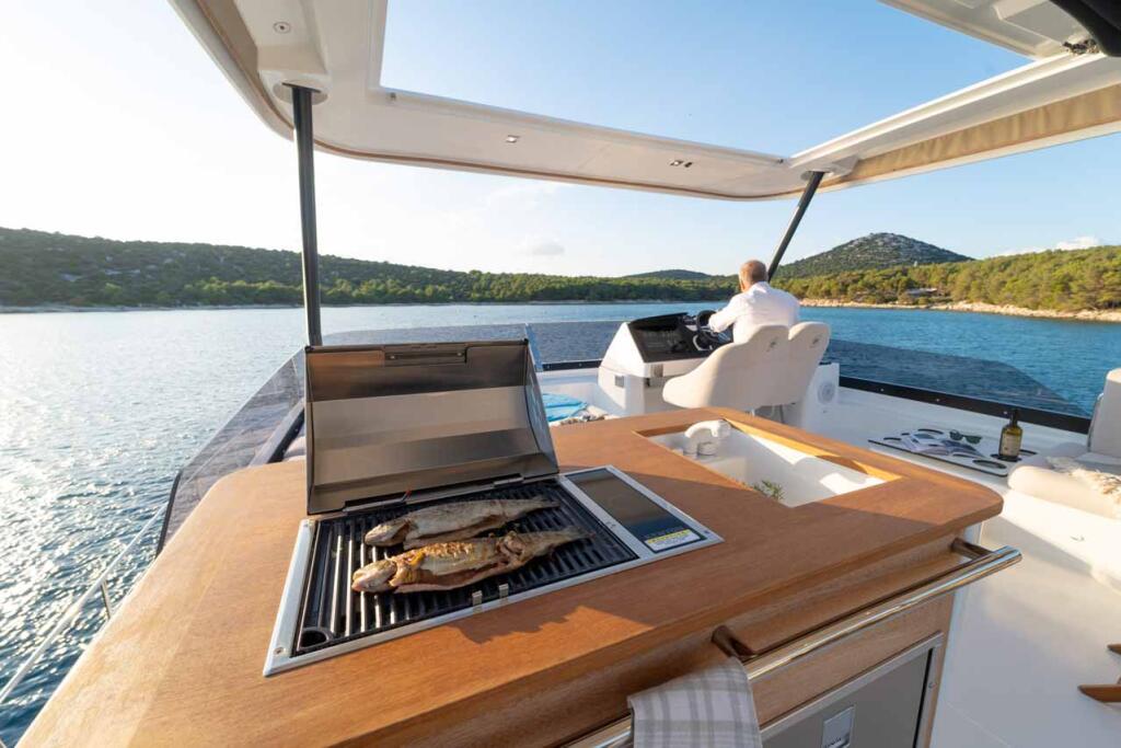 Fountaine Pajot MY6 Family 2.0