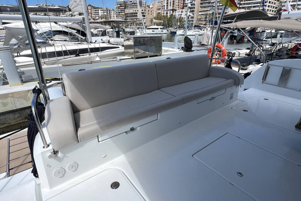 Fountaine Pajot MY6 Mamma Mia