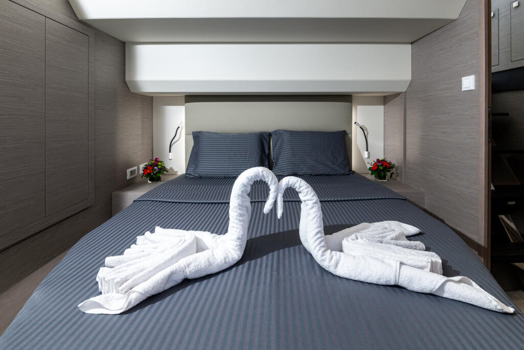 Fountaine Pajot MY6 Emy 6
