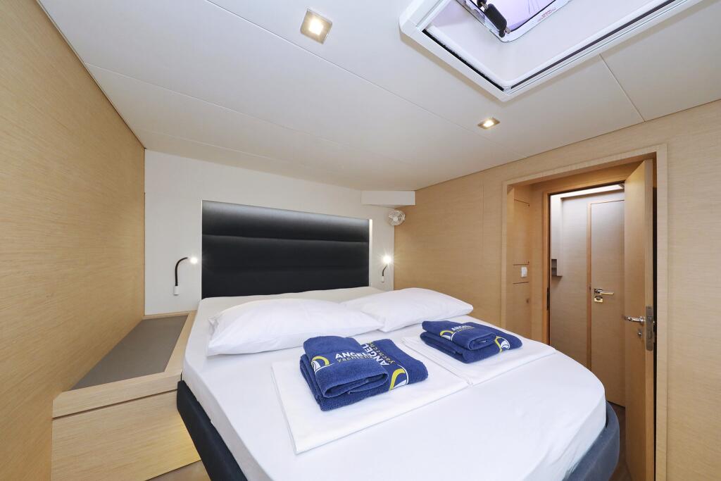 Fountaine Pajot Saona 47 Quintet Martin V