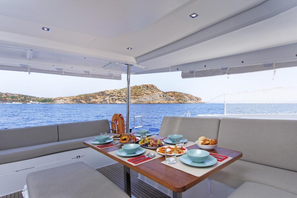 Fountaine Pajot Tanna 47 Helidoni