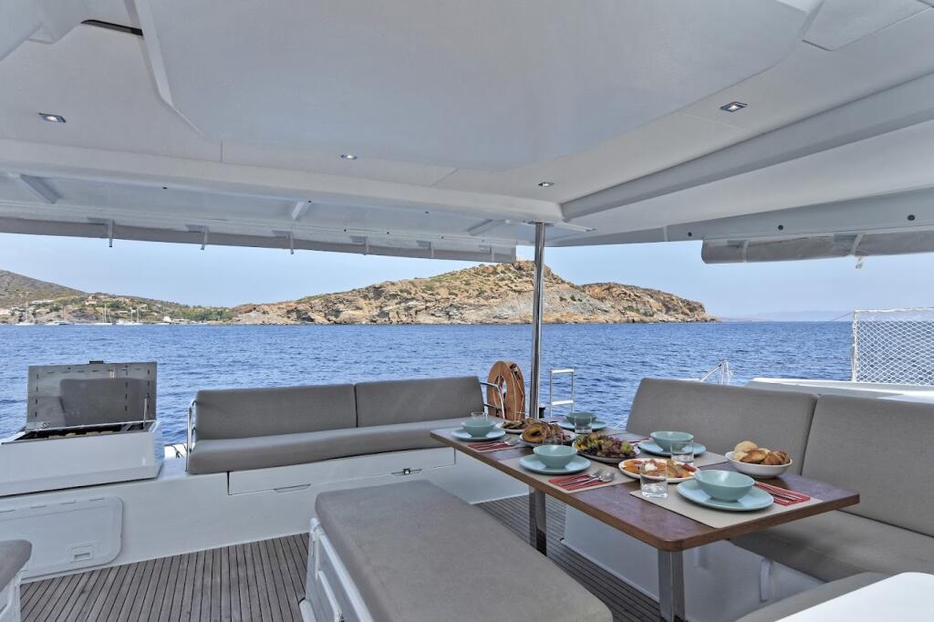 Fountaine Pajot Tanna 47 Helidoni