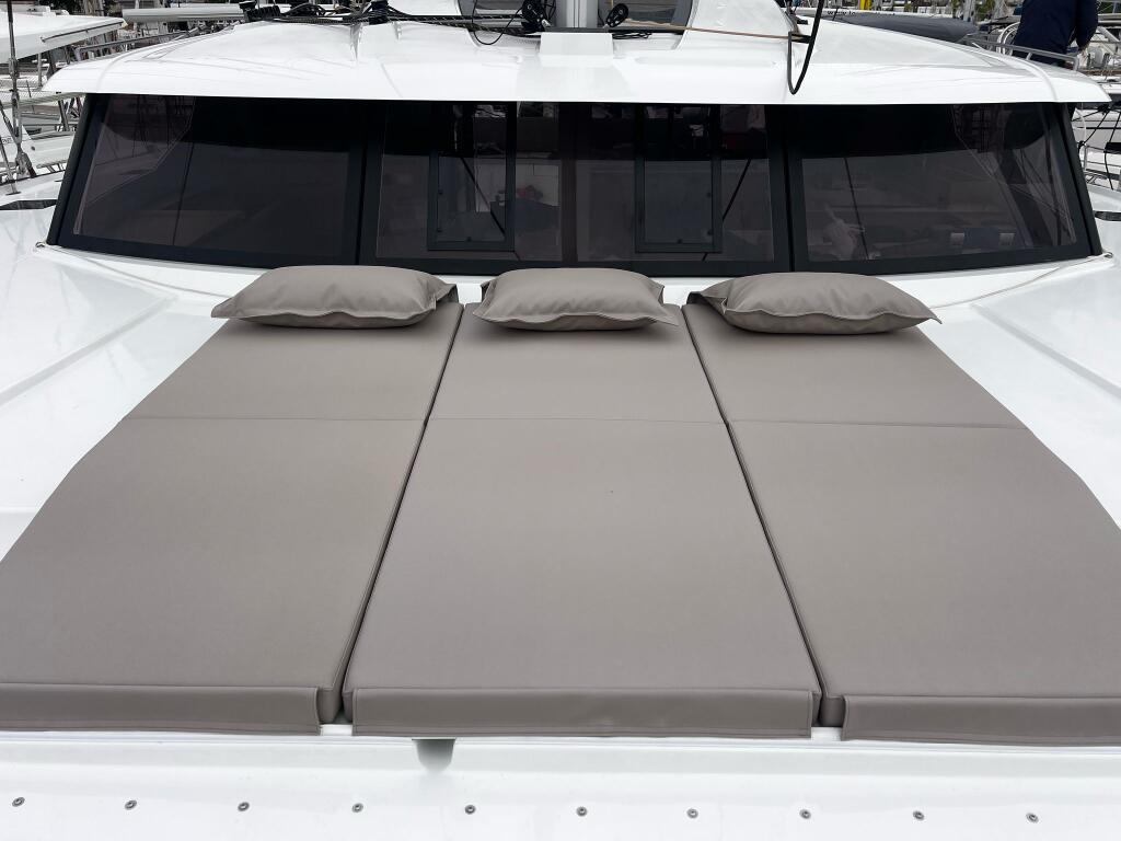Fountaine Pajot Tanna 47 Blue Angel