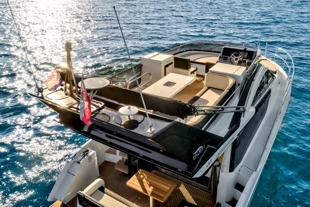 Galeon 420 Amber Blue