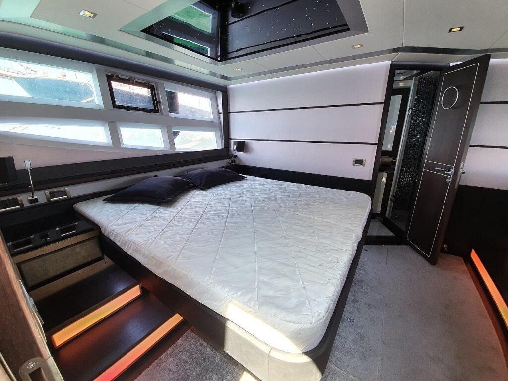 Galeon 700 Skydeck Obession Two