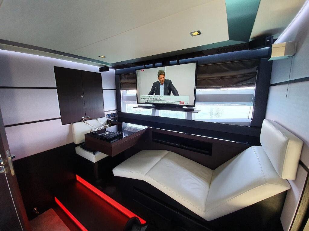 Galeon 700 Skydeck Obession Two