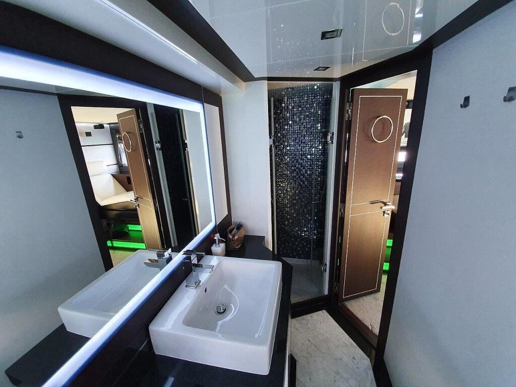 Galeon 700 Skydeck Obession Two